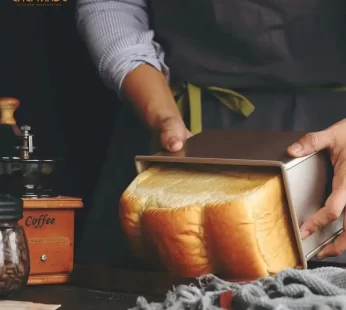 Pekač za kruh s pokrovom 450g, rebrast pravokoten